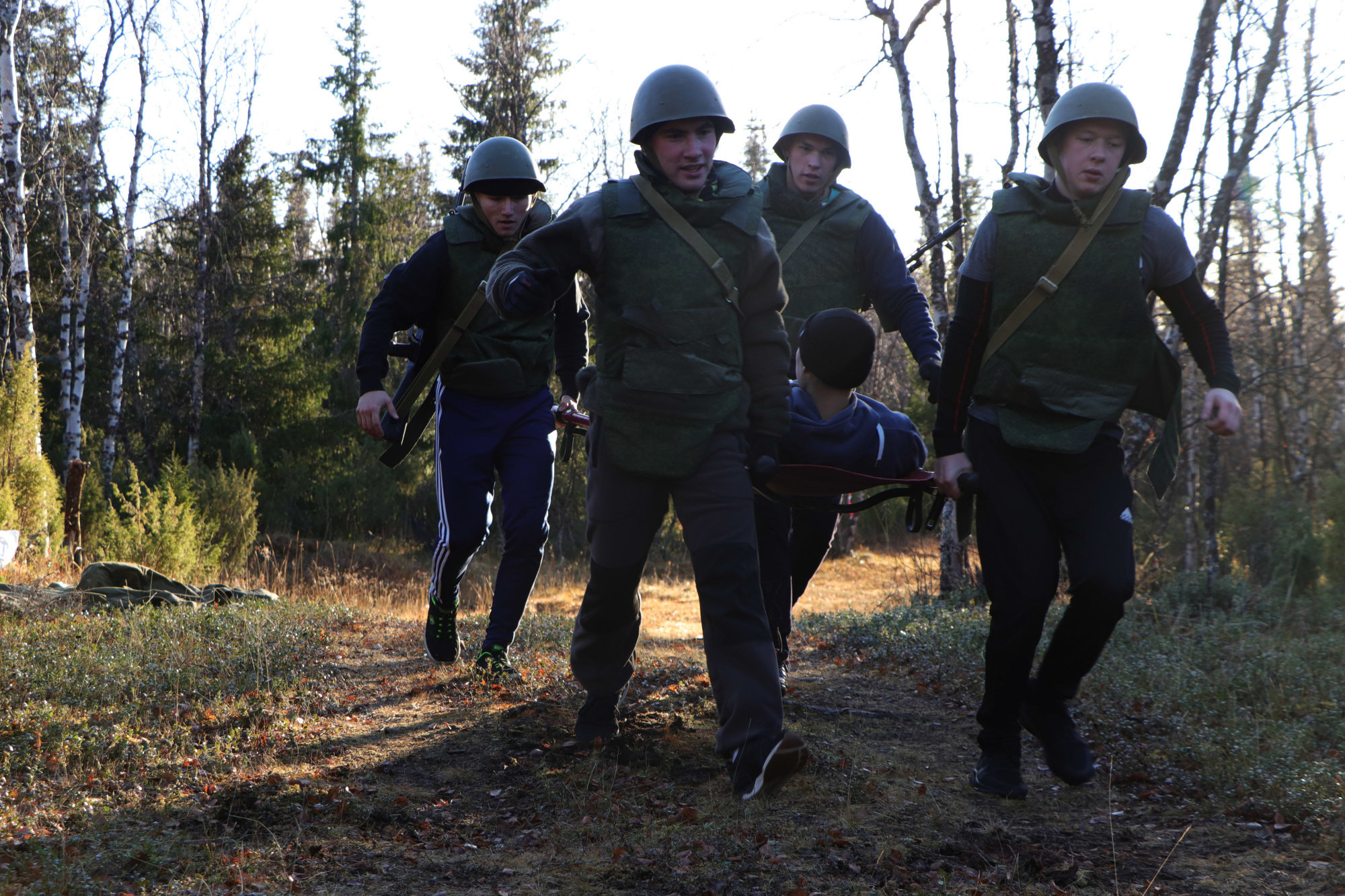 Команда МЧС России приняла участие в военно-спортивной игре «Салют» -  Новости - Главное управление МЧС России по Ненецкому АО